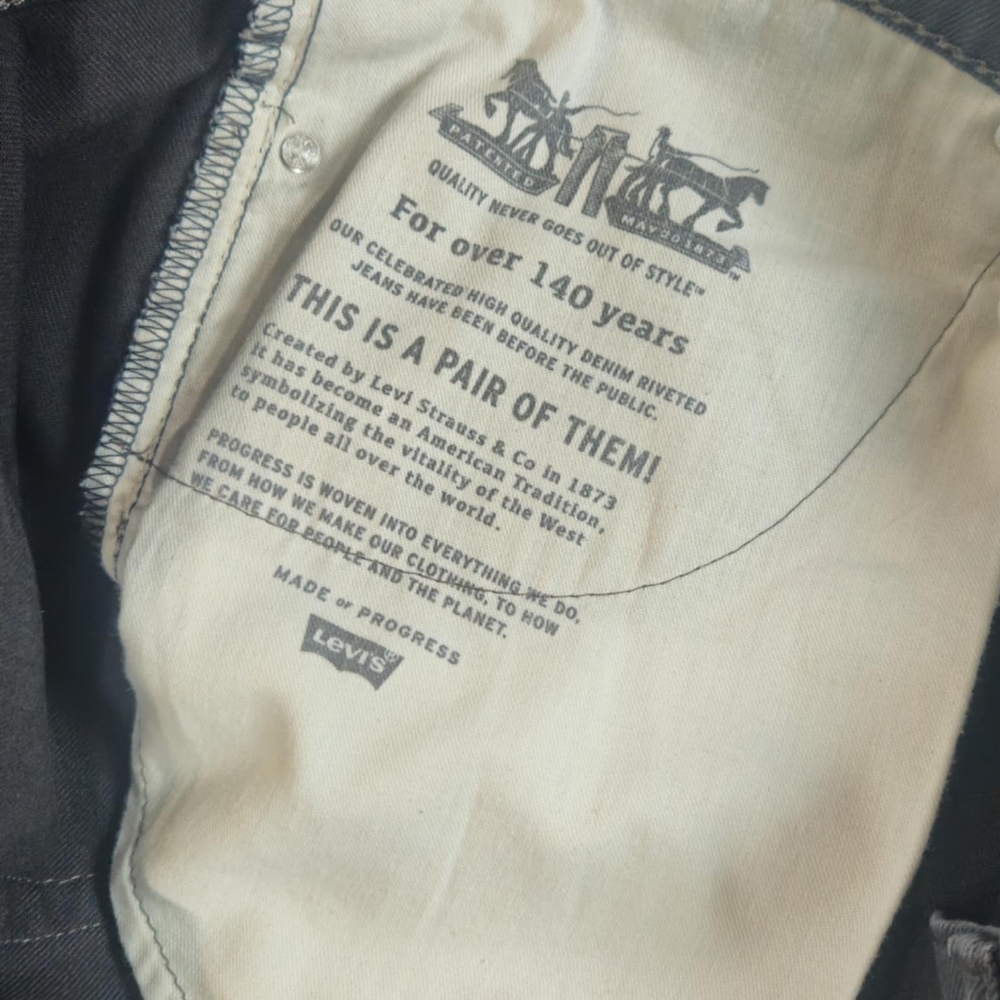 Levis Jeans Mens 44 Waist Large Gray High Rise Straight Leg 541 Essential Denim - Picture 3 of 8